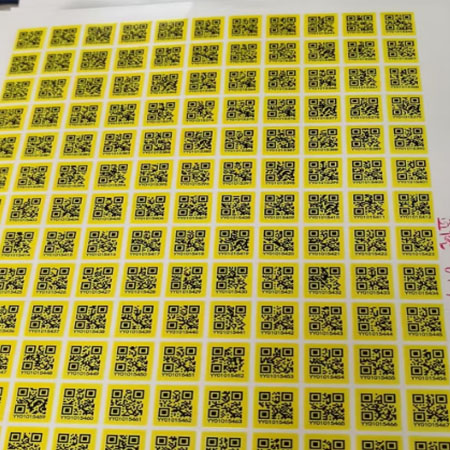 商標(biāo)二維碼耐高溫標(biāo)簽承受1200°高溫