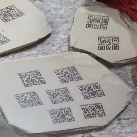 商標(biāo)二維碼耐高溫標(biāo)簽承受1200°高溫